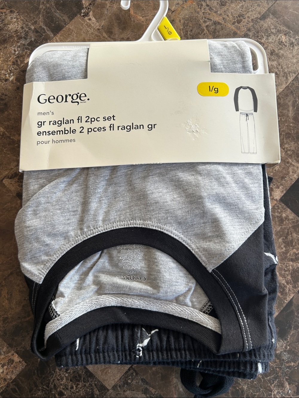 NWT 🆕 Men's Raglan and Fleece Pyjama set size L